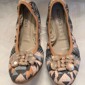 NEW Ellen Tracy Flats Jeweled Tops Tropical Abstract Print Padded Insole Size 6